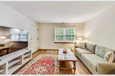 120 E Winchester Road #D, Libertyville, IL 60048 - Photo 6