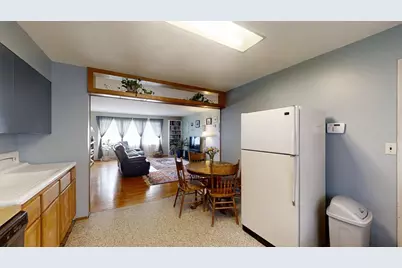 1001 E Burkwood Drive, Urbana, IL 61801 - Photo 10