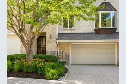 8125 S Prairie Park Place, Chicago, IL 60619 - Photo 2