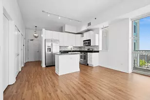 230 W Division St, Chicago, IL 60610 - Photo 8