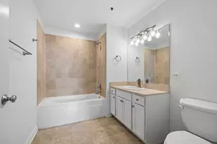 230 W Division St, Chicago, IL 60610 - Photo 12
