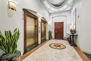 230 W Division St, Chicago, IL 60610 - Photo 2