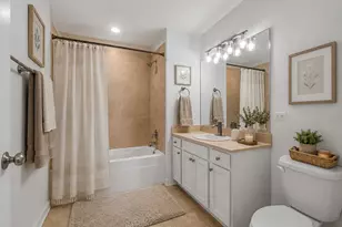 230 W Division St, Chicago, IL 60610 - Photo 8