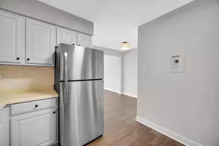 38 King Arthur Ct, Northlake, IL 60164 - Photo 10