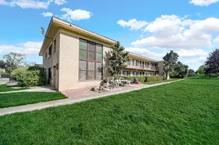 38 King Arthur Ct, Northlake, IL 60164 - Photo 2