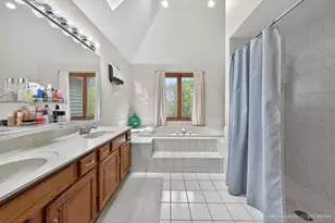 676 Old Westbury Rd, Crystal Lake, IL 60012 - Photo 38