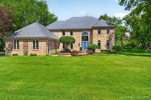 676 Old Westbury Rd, Crystal Lake, IL 60012 - Photo 2
