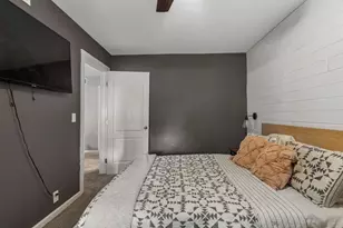 702 E Lincoln St, Monticello, IL 61856 - Photo 16