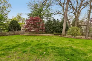 1105 Portsmouth Cir, Gurnee, IL 60031 - Photo 6