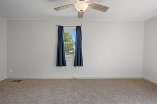 209 E Griggs St, Mansfield, IL 61854 - Photo 18
