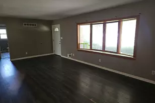 420 S Wood St, Nashville, IL 62263 - Photo 6