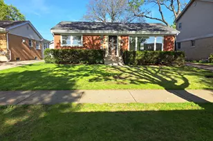 307 N Fairview Ave, Mount Prospect, IL 60056 - Photo 2