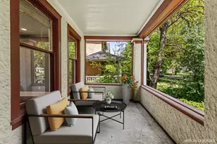 135 S Cuyler Ave, Oak Park, IL 60302 - Photo 2