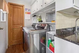 932 W Weathersfield Way, Schaumburg, IL 60193 - Photo 8