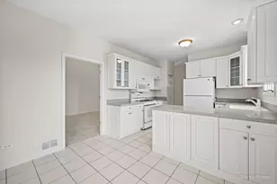 255 Charlotte Ct, Cary, IL 60013 - Photo 10