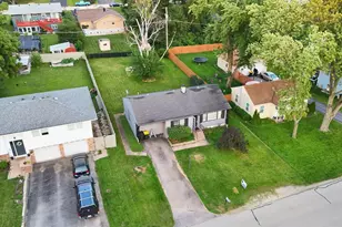1112 Spruce St, Lake in the Hills, IL 60156 - Photo 18