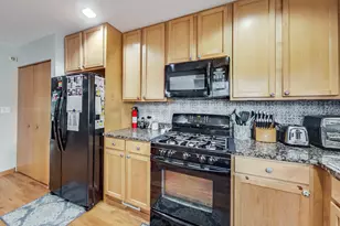4915 W Gunnison St, Chicago, IL 60630 - Photo 10