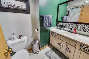 4915 W Gunnison St, Chicago, IL 60630 - Photo 18