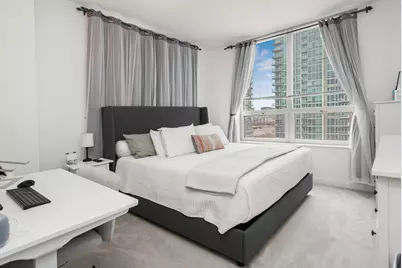 421 W Huron Street #1009, Chicago, IL 60654 - Photo 14