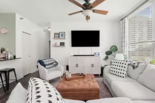 421 W Huron St, Chicago, IL 60654 - Photo 8