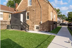 9020 S Carpenter St, Chicago, IL 60620 - Photo 24