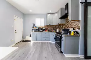 9020 S Carpenter St, Chicago, IL 60620 - Photo 10