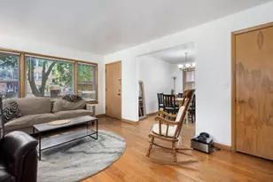2630 W Estes Ave, Chicago, IL 60645 - Photo 4