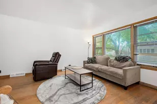 2630 W Estes Ave, Chicago, IL 60645 - Photo 2