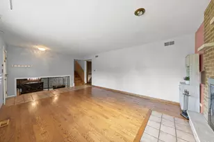151 Catalpa Ave, Wood Dale, IL 60191 - Photo 4