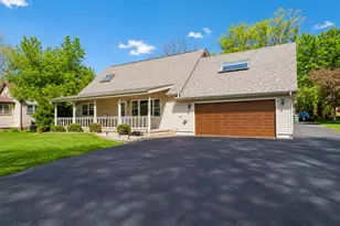 1320 N Harrison St, Algonquin, IL 60102 - Photo 1
