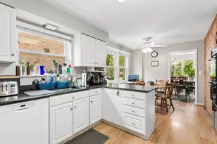 2225 W Touhy Ave, Chicago, IL 60645 - Photo 4