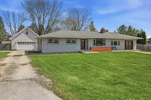 1818 Brickville Rd, Sycamore, IL 60178 - Photo 2
