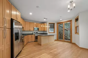 1757 W Newport Ave, Chicago, IL 60657 - Photo 10