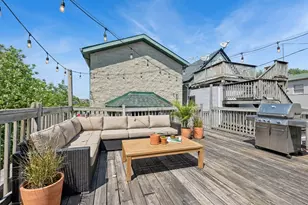 1757 W Newport Ave, Chicago, IL 60657 - Photo 32