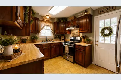 114 E Center Street, Seymour, IL 61875 - Photo 2