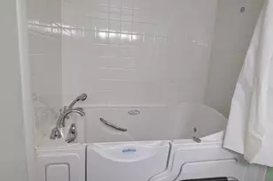 6340 Americana Dr, Willowbrook, IL 60527 - Photo 6