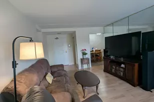 6340 Americana Dr, Willowbrook, IL 60527 - Photo 8