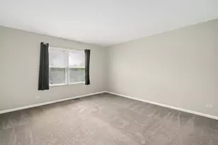 829 Red Barn Ln, Elgin, IL 60124 - Photo 20