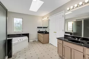 829 Red Barn Ln, Elgin, IL 60124 - Photo 18