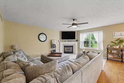 359 E Meuser Drive, Paxton, IL 60957 - Photo 4
