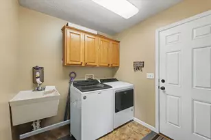 359 E Meuser Dr, Paxton, IL 60957 - Photo 32