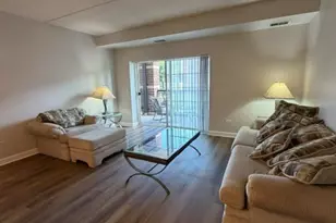 390 W Mahogany Ct, Palatine, IL 60067 - Photo 2