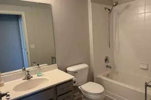 390 W Mahogany Ct, Palatine, IL 60067 - Photo 8