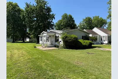 210 Park Avenue, Flora, IL 62839 - Photo 2