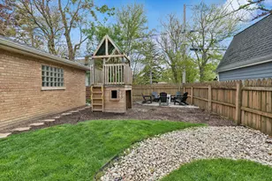 303 N Willow Rd, Elmhurst, IL 60126 - Photo 24