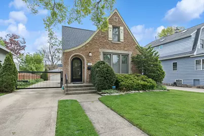 303 N Willow Road, Elmhurst, IL 60126 - Photo 2