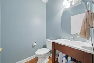217 Sunbury Dr, Saint Charles, IL 60175 - Photo 10