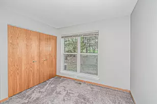 214 N Cathy Ln, Mount Prospect, IL 60056 - Photo 12