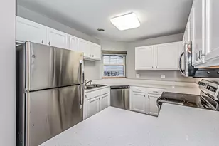214 N Cathy Ln, Mount Prospect, IL 60056 - Photo 8