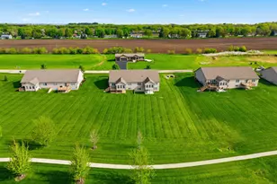 723 Yingling Dr, Dixon, IL 61021 - Photo 4
